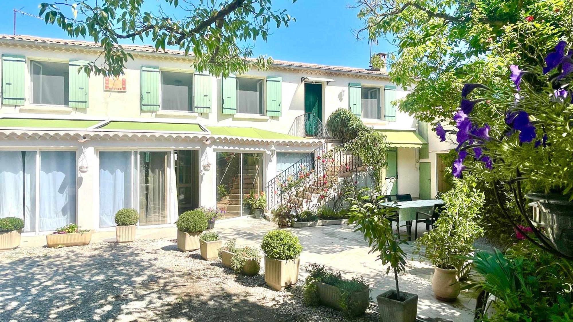 Rendez-Vous Avec Les Cigales - Gite 6 Personnes 100M2 - Piscine Privee - Climatisation Cheval-Blanc Dış mekan fotoğraf