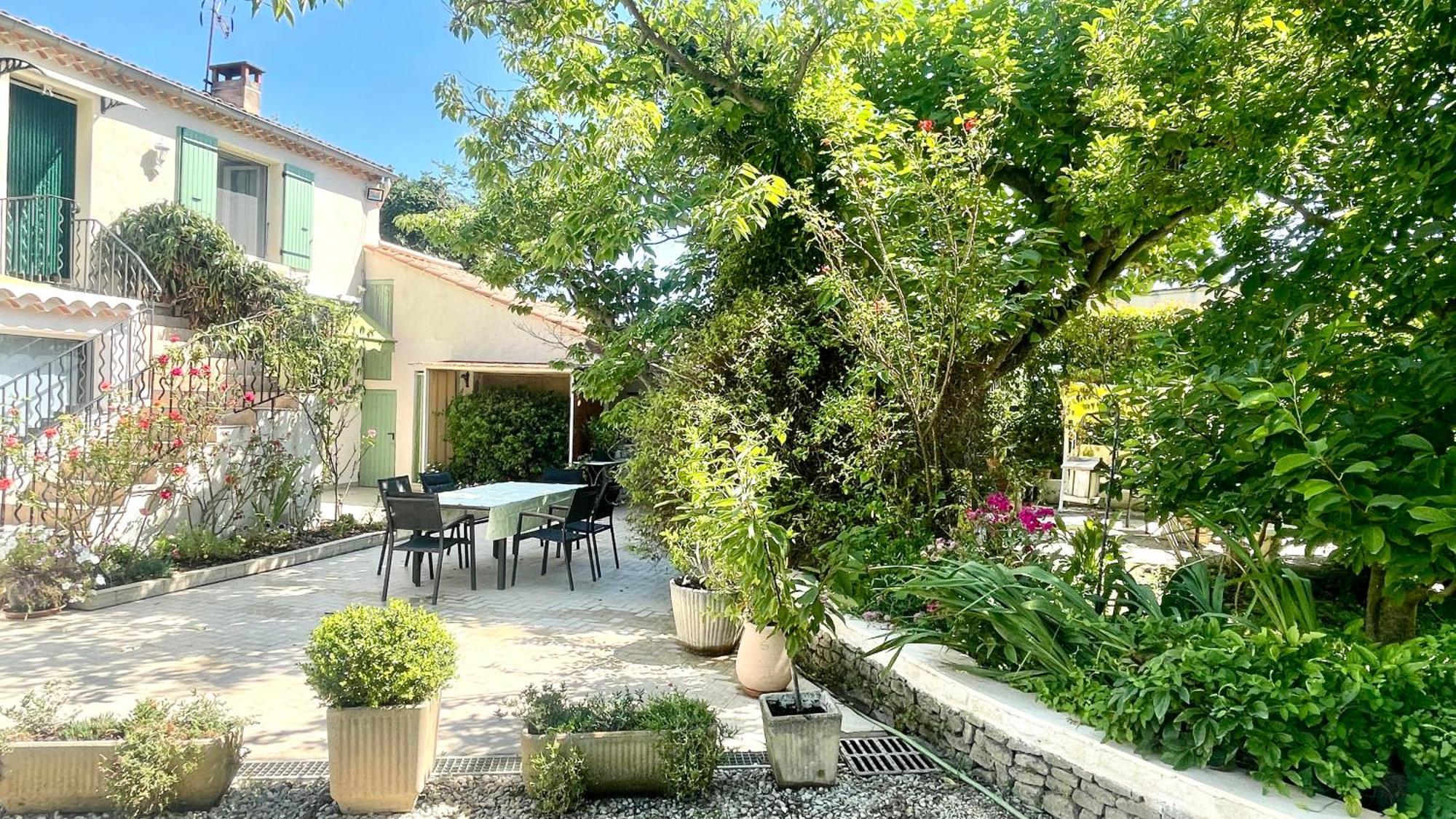 Rendez-Vous Avec Les Cigales - Gite 6 Personnes 100M2 - Piscine Privee - Climatisation Cheval-Blanc Dış mekan fotoğraf