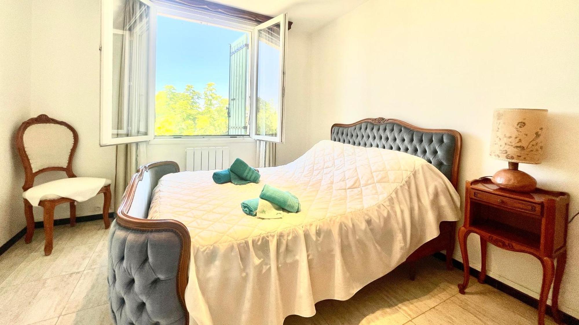 Rendez-Vous Avec Les Cigales - Gite 6 Personnes 100M2 - Piscine Privee - Climatisation Cheval-Blanc Dış mekan fotoğraf